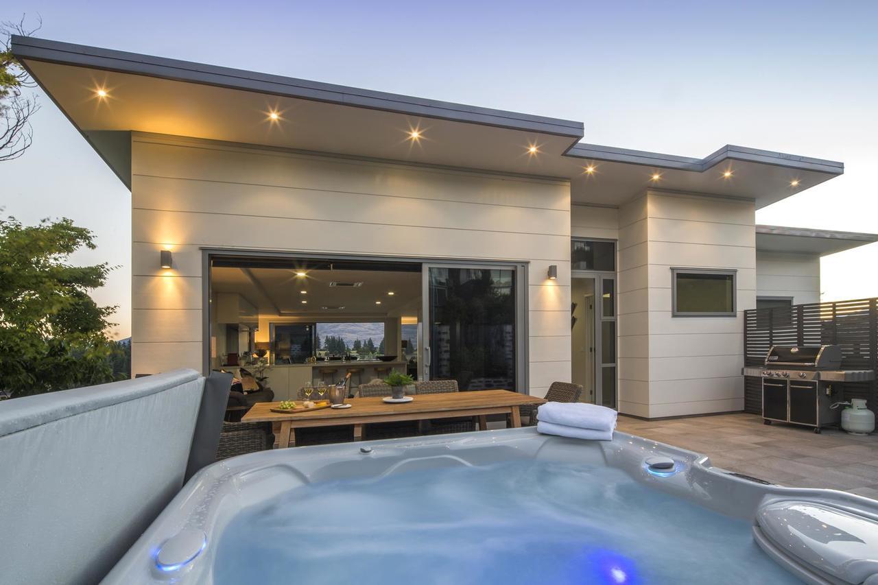Lakefront Luxury By Amazing Accom Queenstown Exterior photo