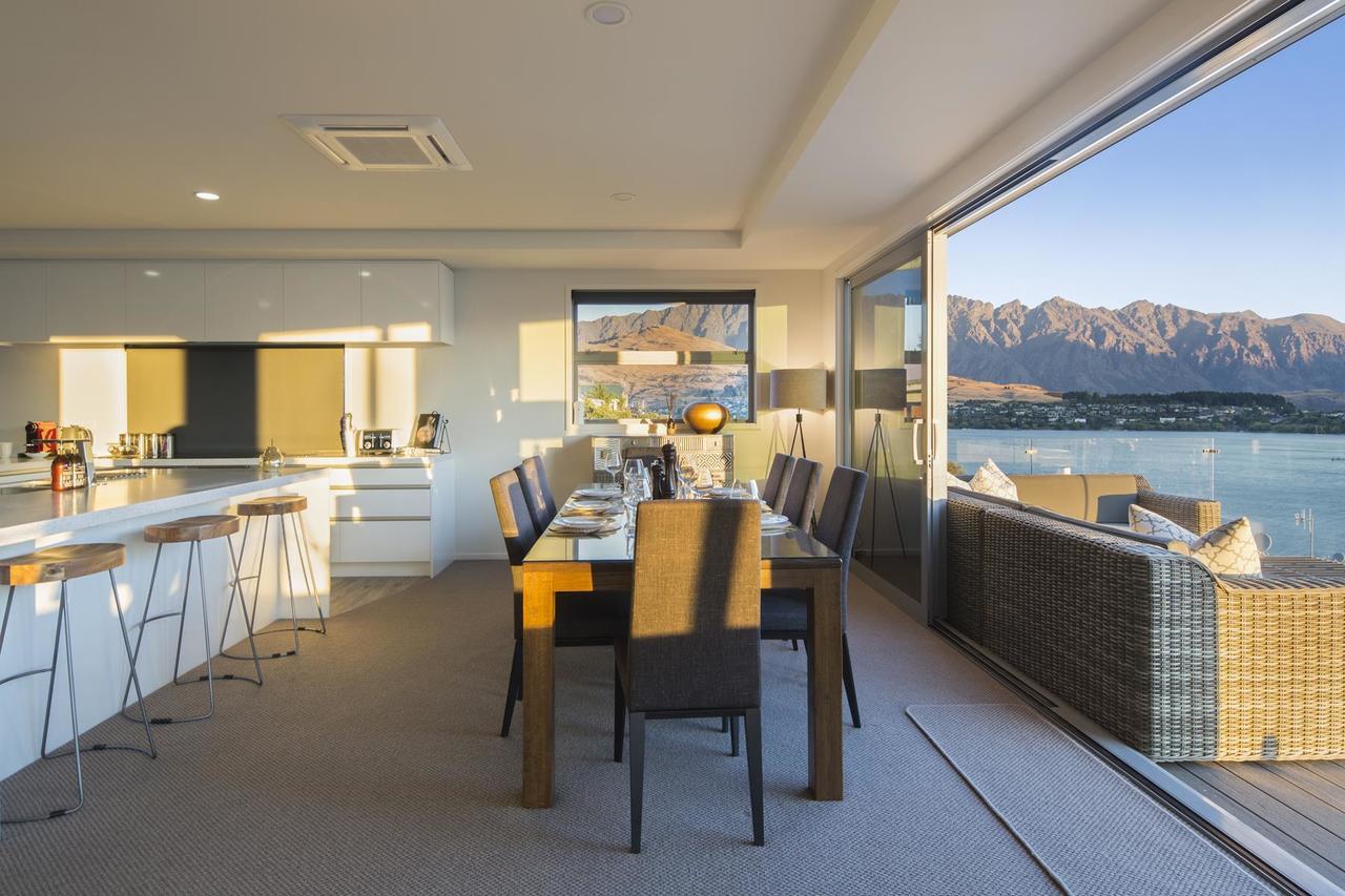 Lakefront Luxury By Amazing Accom Queenstown Exterior photo