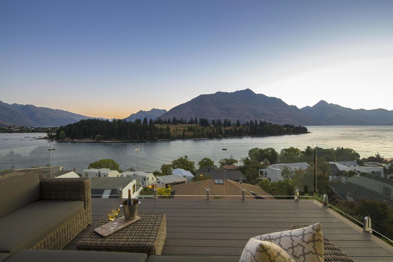 Lakefront Luxury By Amazing Accom Queenstown Exterior photo